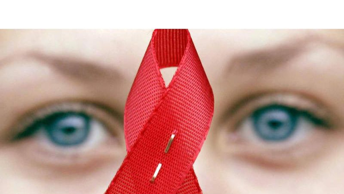 Un lazo rojo que simboliza la lucha contra la discriminación de los afectados por el sida.