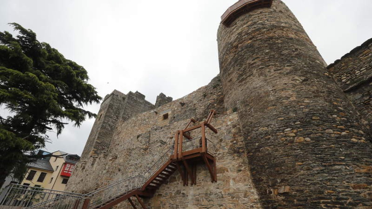 Imagen del Castillo Viejo de Ponferrada. L. DE LA MATA