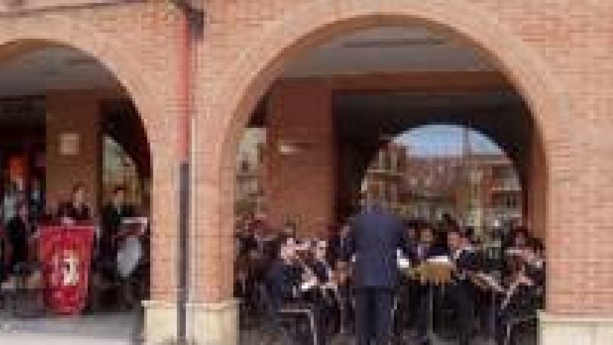 La banda de música cerró la semana cultura del Valencia de Don Juan