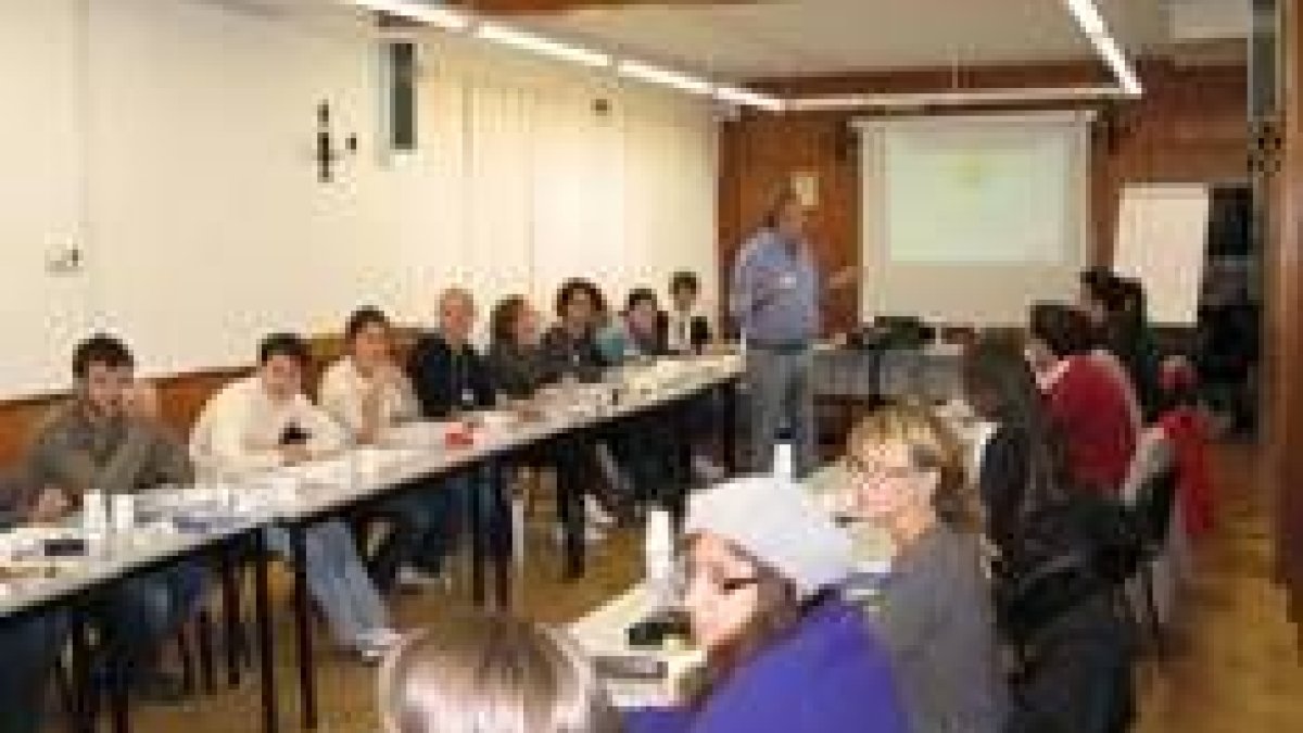 El hotel de Llánaves de la Reina acoge el inicio del curso de veinticinco futuros directivos