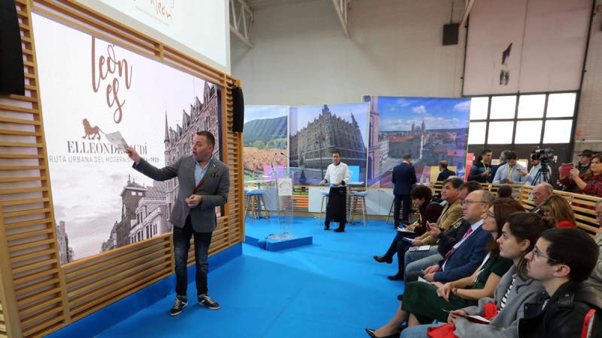 Presentación de la ruta modernista de León ligada a Gaudí.
