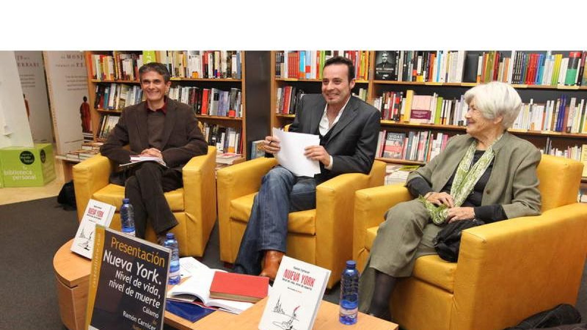 Alonso Carnicer, Carlos Fidalgo y Doireann MacDermott, en la presentación.