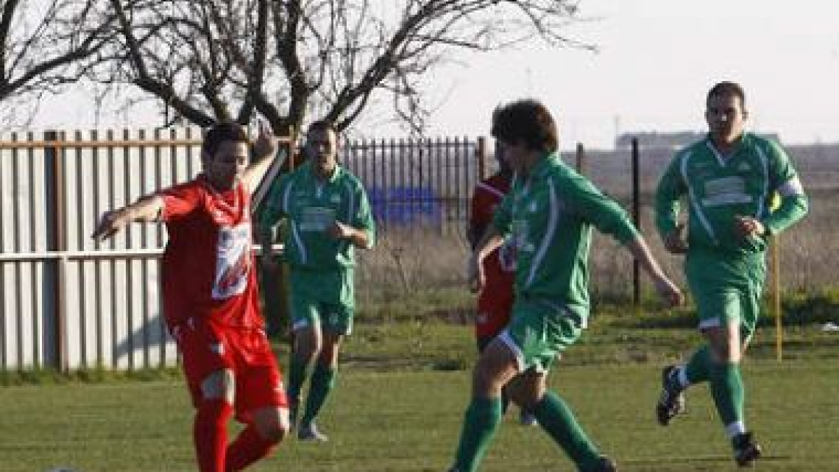 La Virgen se dejó llevar ante el Béjar al no jugarse nada.