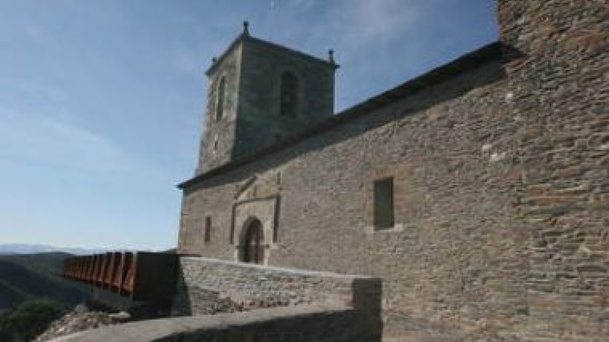 El año pasado se inauguró la reforma del santuario de la Virgen de la Peña, en la que se invirtieron