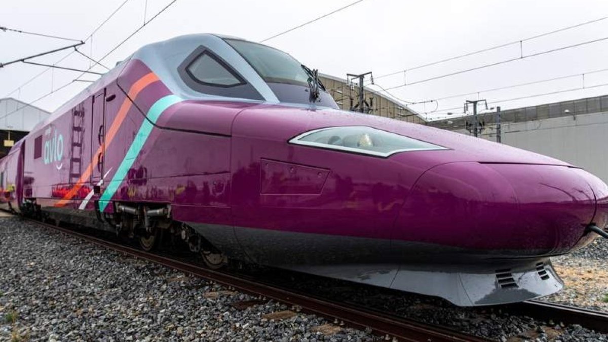 El Avlo, el tren de bajo coste de Renfe. DL