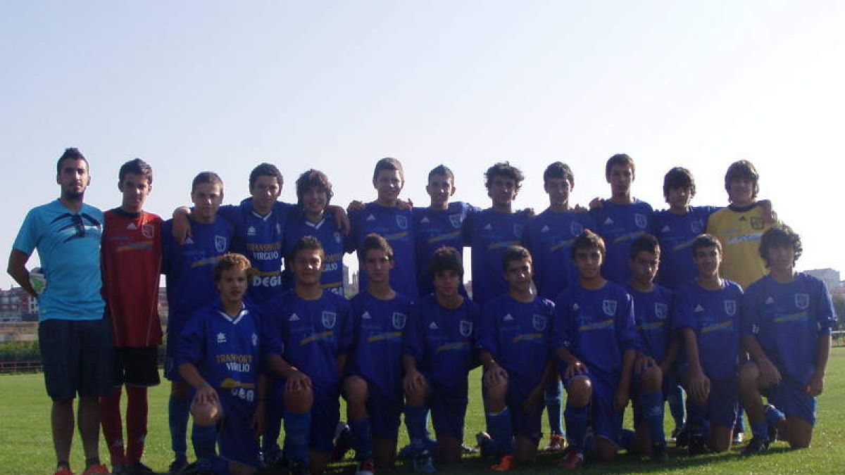 Formación del equipo del CD Astorga que milita en la 1.ª División Provincial Cadete.