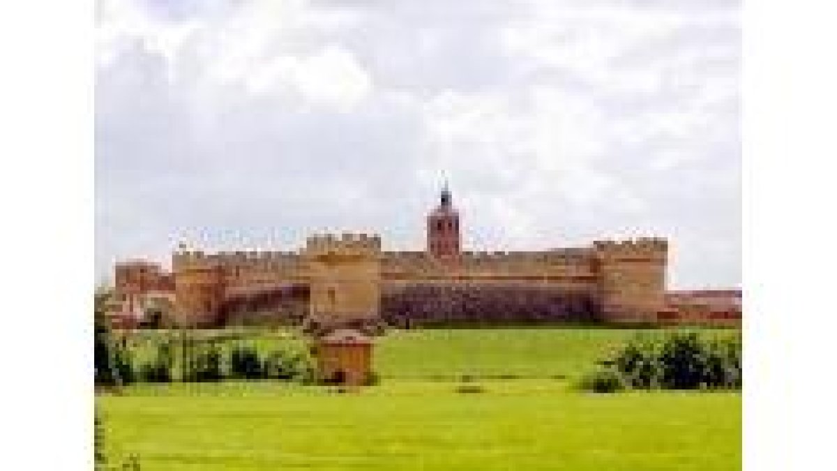 Vista del castillo de Grajal de Campos