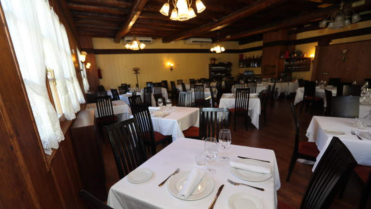 Las reservas de las habitaciones y del menú degustación pueden formalizarse en info@hotelmolinareal.com, en la página web www.hotelmolinareal.com y en el teléfono 652 871484.