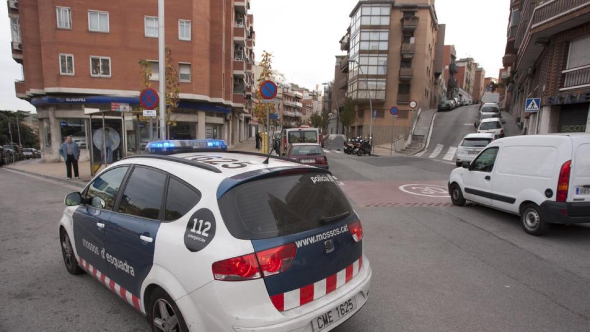 Un coche de los Mossos, en Barcelona.