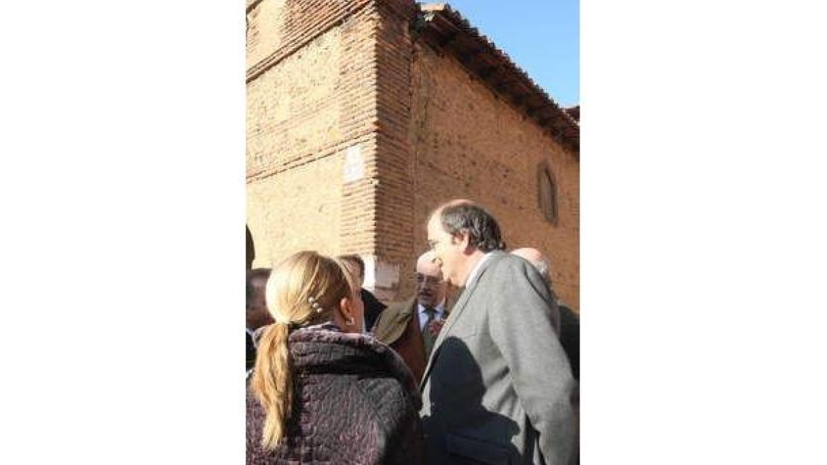 Gancedo y Ramos, en la ermita en su visita de noviembre.