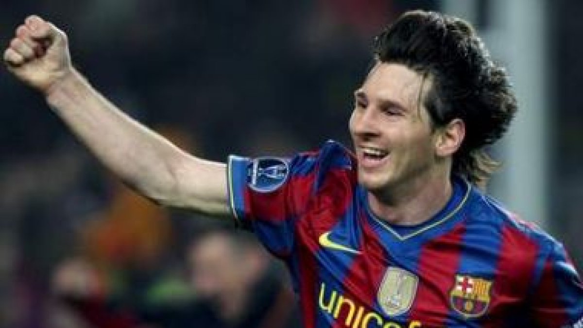 Leo Messi, celebra su cuarto gol, y cuarto de su equipo frente al Arsenal.