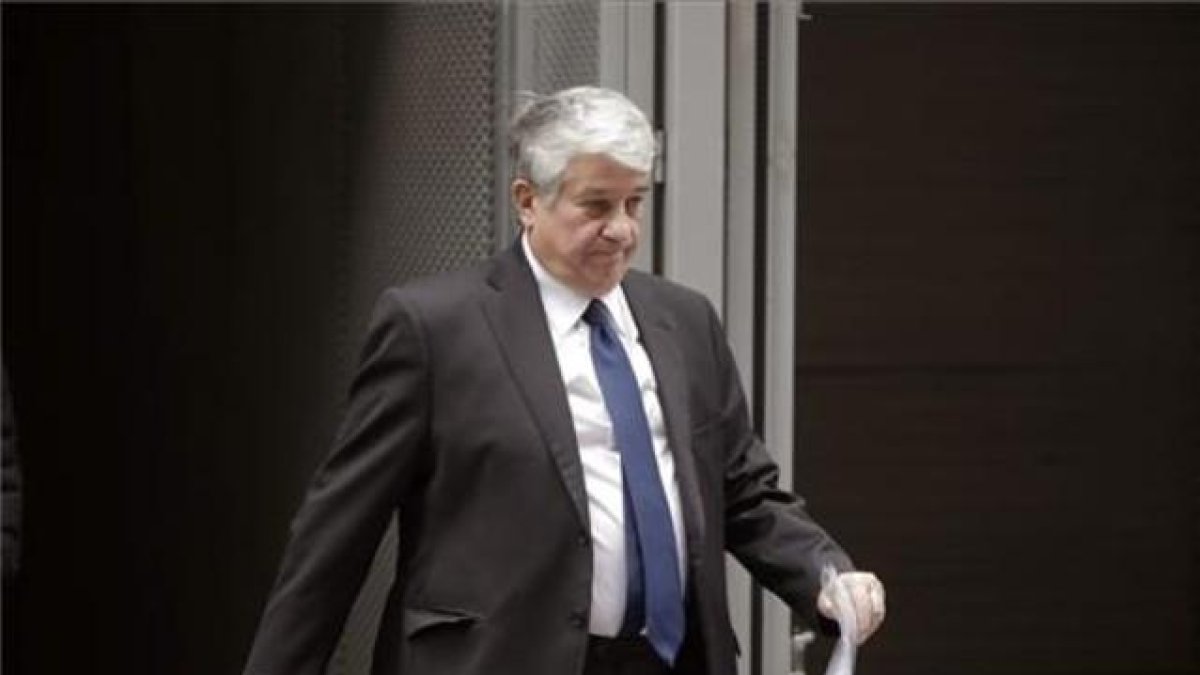 El expresidente de la patronal madrileña CEIM Arturo Fernández, a la salida de la Audiencia Nacional.