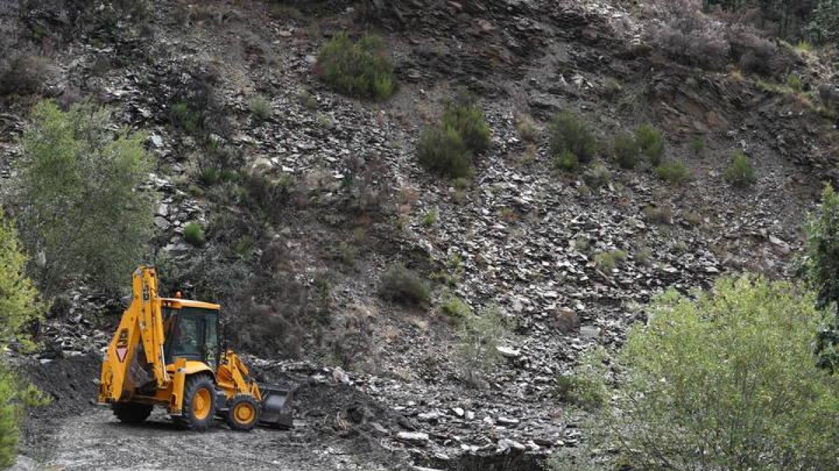 Imagen de la carretera de acceso a Peñalba de Santiago del pasado mes de enero