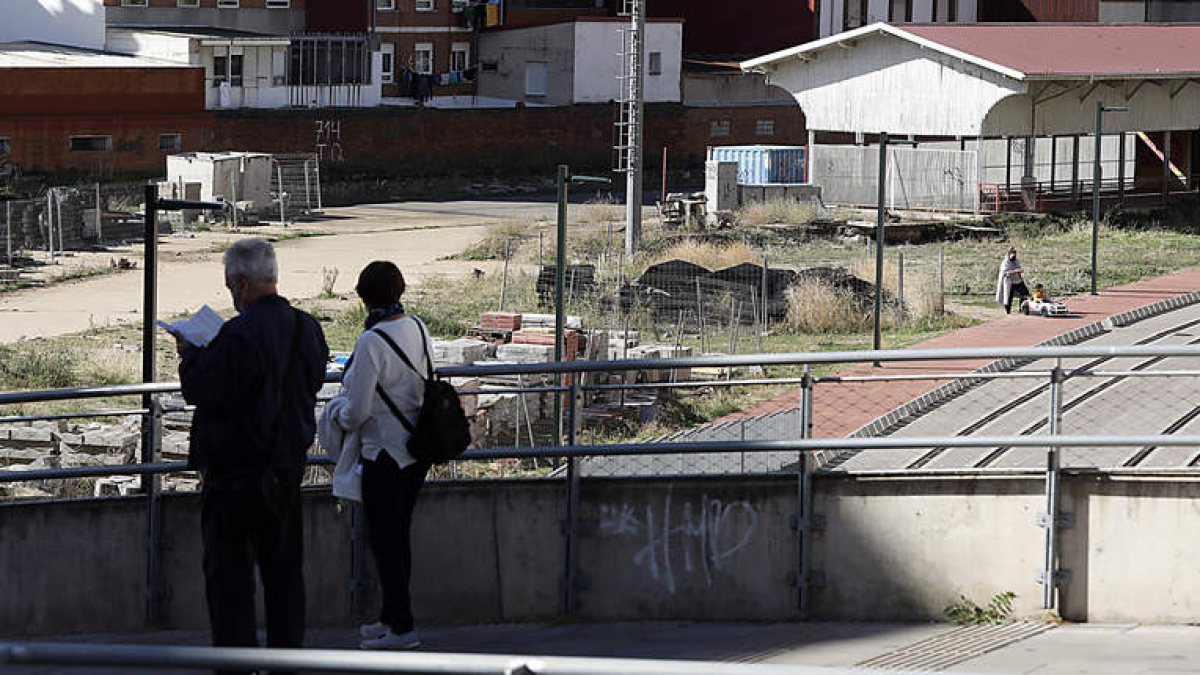 El sector presenta 10.000 metros cuadrados en pleno centro de la capital leonesa convertido ahora en una escollera. MARCIANO PÉREZ