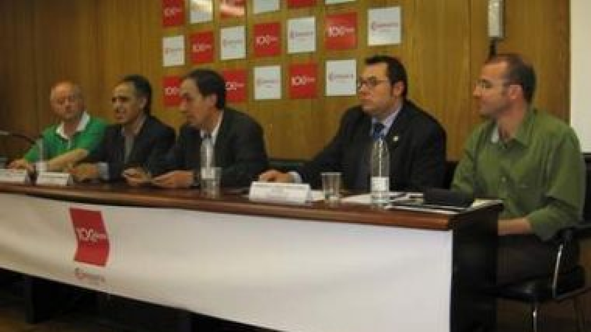 Un momento de la clausura del curso de la ULE.