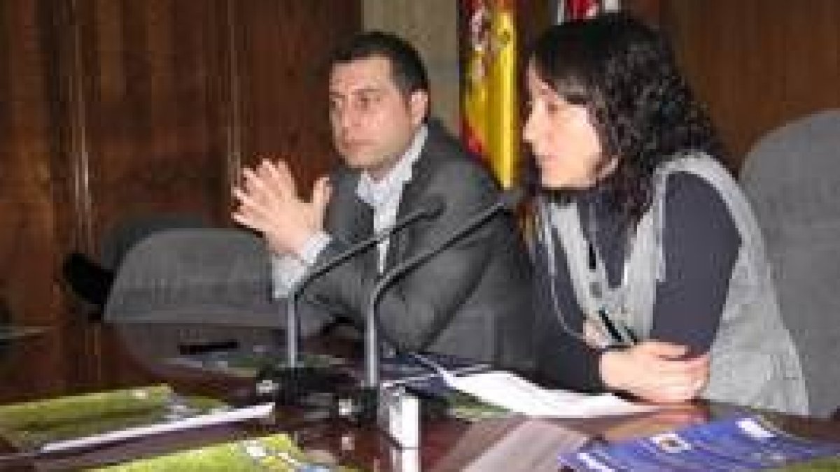 Reiner Cortés y Susana Téllez durante la presentación del programa
