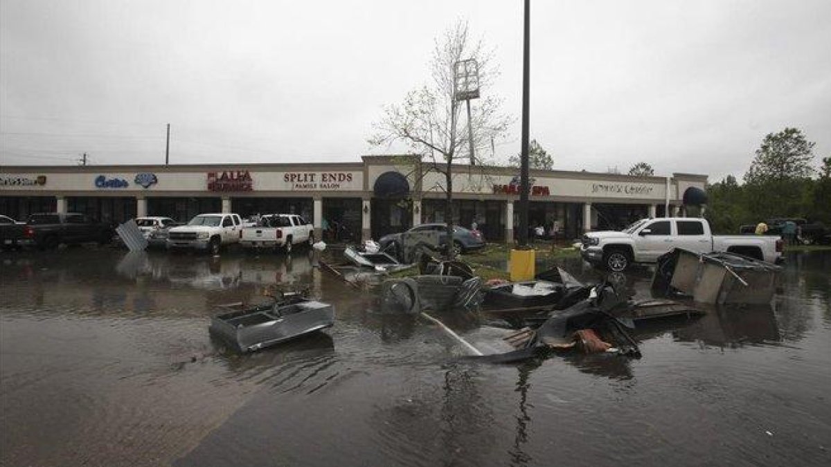 Imagen tras el paso de un tornado en Vicksburt (Misisipi).