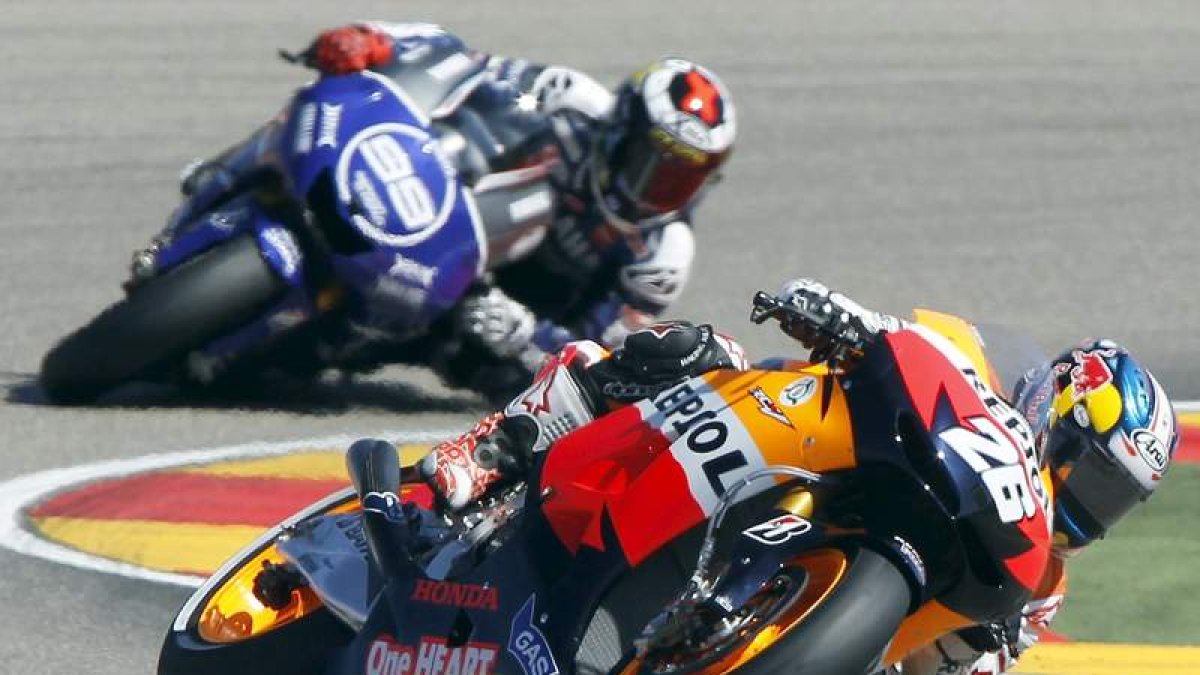 Pedrosa salió desde la segunda posición pero pronto pasó a liderar la carrera. Esta vez Lorenzo tuvo que conformarse con ser segundo.