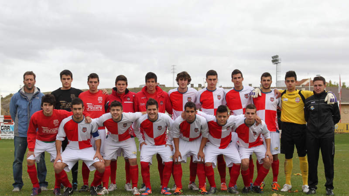 Formación del equipo del Puente Castro que lidera el grupo 3 de la Liga Nacional Juvenil.