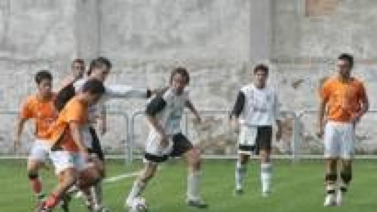 La Hullera se mostró incapaz de superar a un rival muy superior