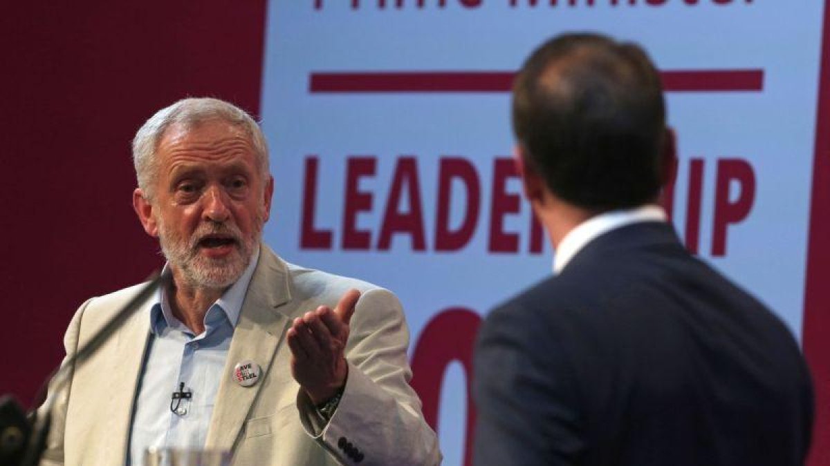 Debate entre Corbyn y Smith.