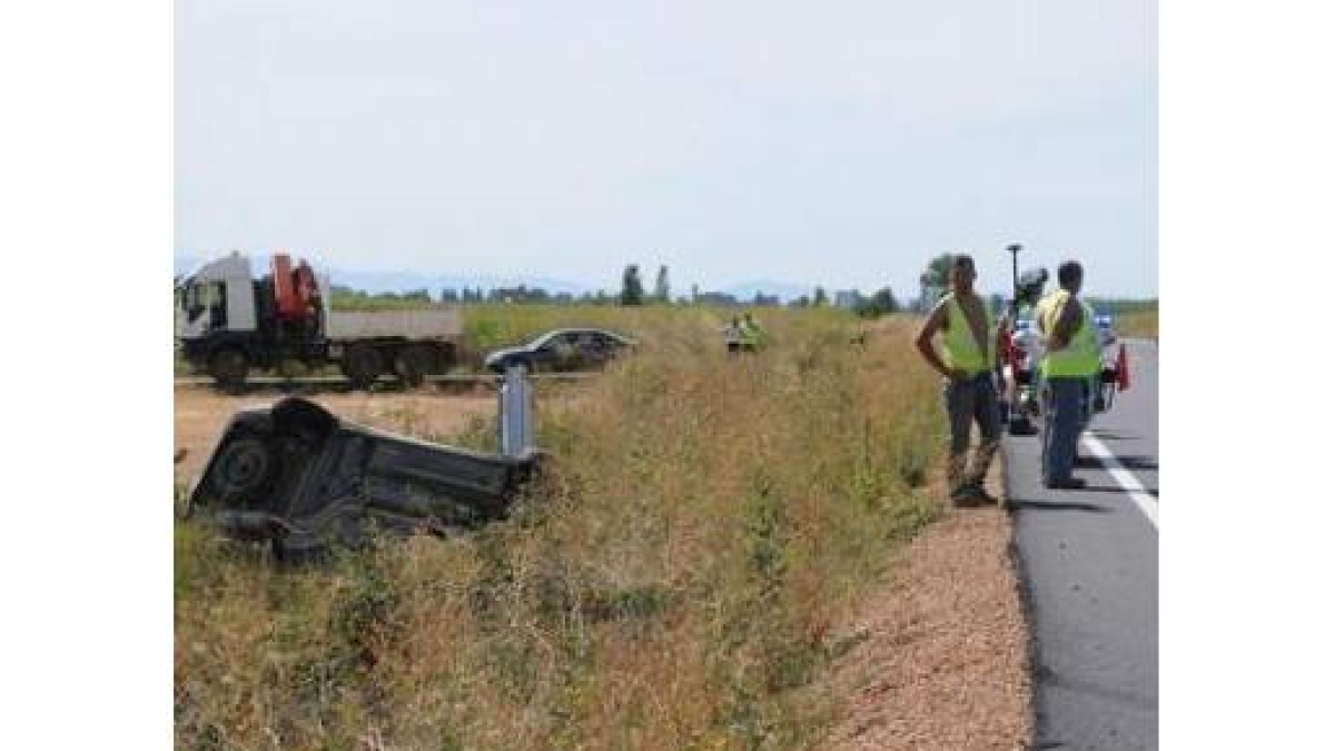 Accidente en la tarde de ayer a un kilómetro de Villamañán.