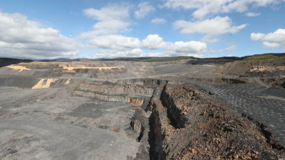La Gran Corta de Fabero será una de las zonas en las que se actuará para mejorar todo el entorno. DL