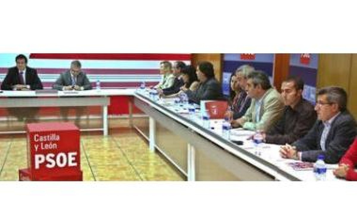 Óscar López y José Blanco, presiden la ejecutiva del PSOE, en la que estuvo Francisco Fernández, pri