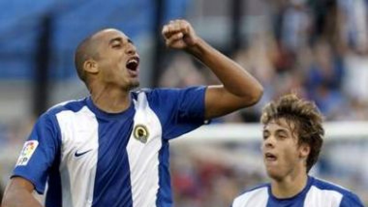 Trezeguet celebra su segundo gol frente al Sevilla.