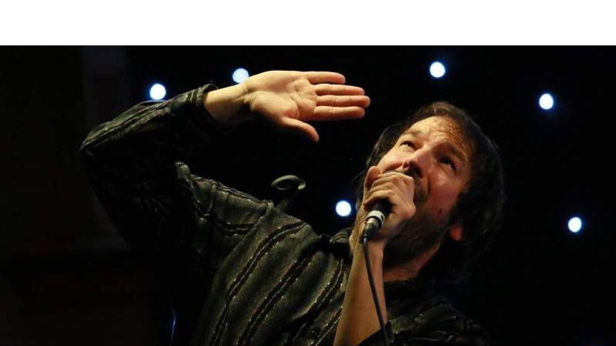Kelley Stoltz traerá a León, desde la costa oeste norteamericana, un pop tan luminoso como imaginativo.