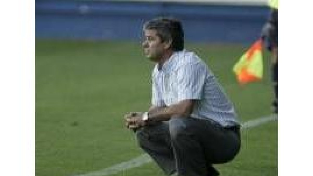 El técnico canario todavía no ha repetido un «once» esta temporada en las nueve jornadas celebradas
