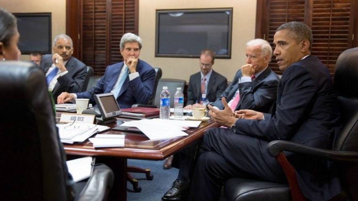 Barack Obama, el viernes, reunido con su equipo de seguridad nacional. De izquierda a derecha, Susan E. Rice, Eric Holder, John Kerry y Joe Biden.