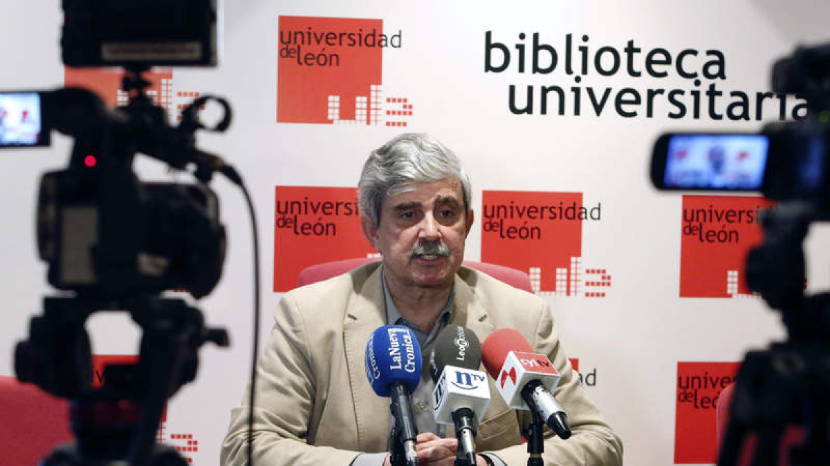 Juan Francisco García Marín, ayer durante su balance de campaña. CARLOS S. CAMPILLO
