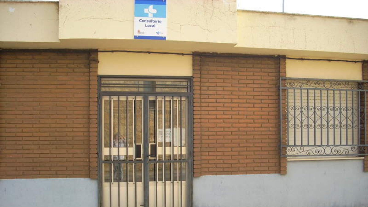 El consultorio de Villaobispo se encuentra cerrado desde la semana pasada.