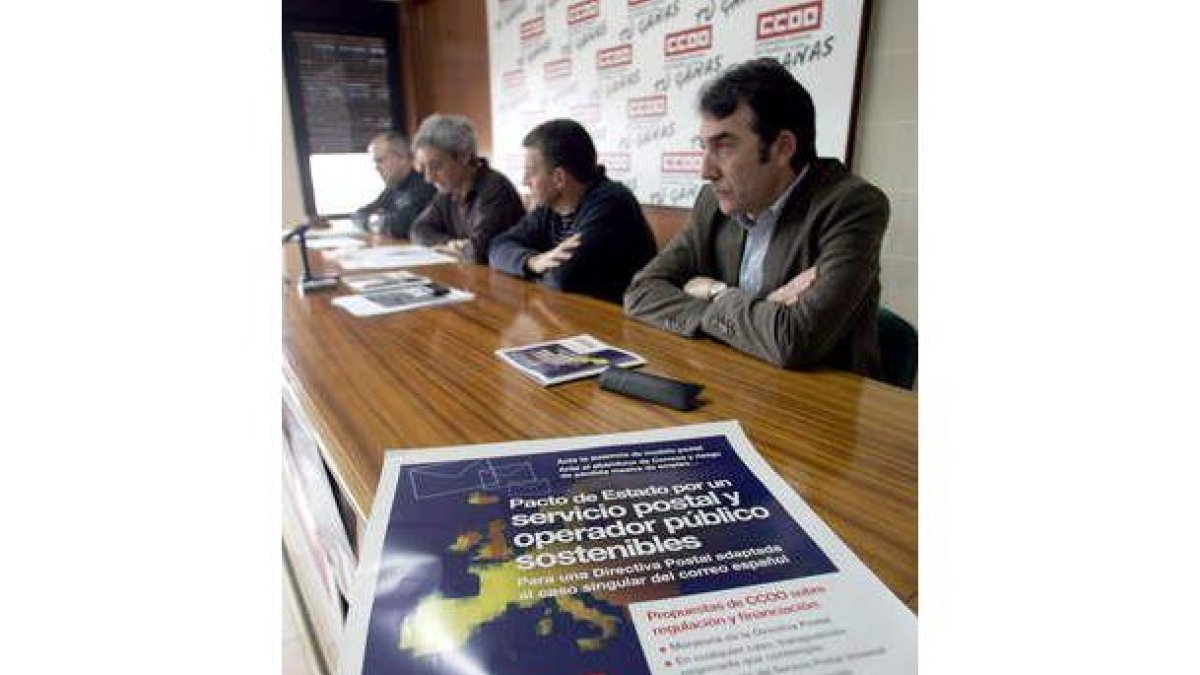 Los responsables del sector en CC.OO, en la rueda de prensa.