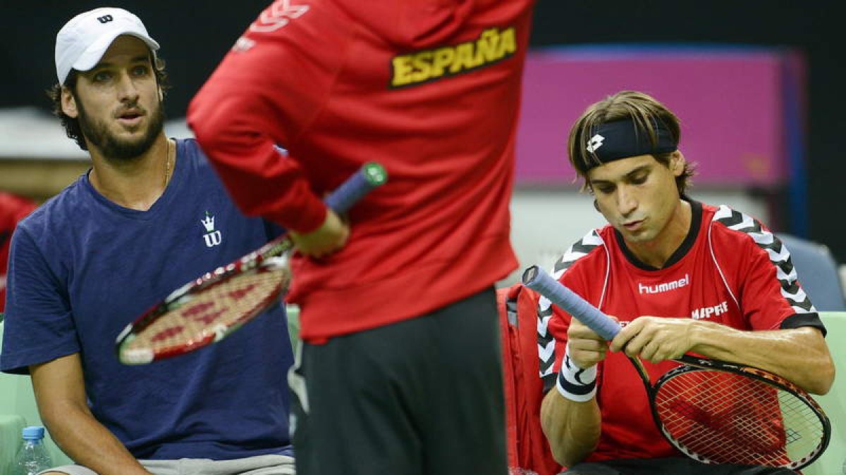 David Ferrer y Feliciano López durante un descanso en los entrenamientos.