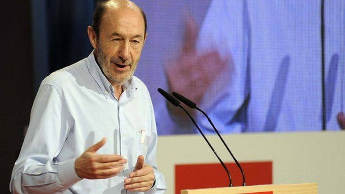 El secretario general del PSOE, Alfredo Pérez Rubalcaba, en Albacete.