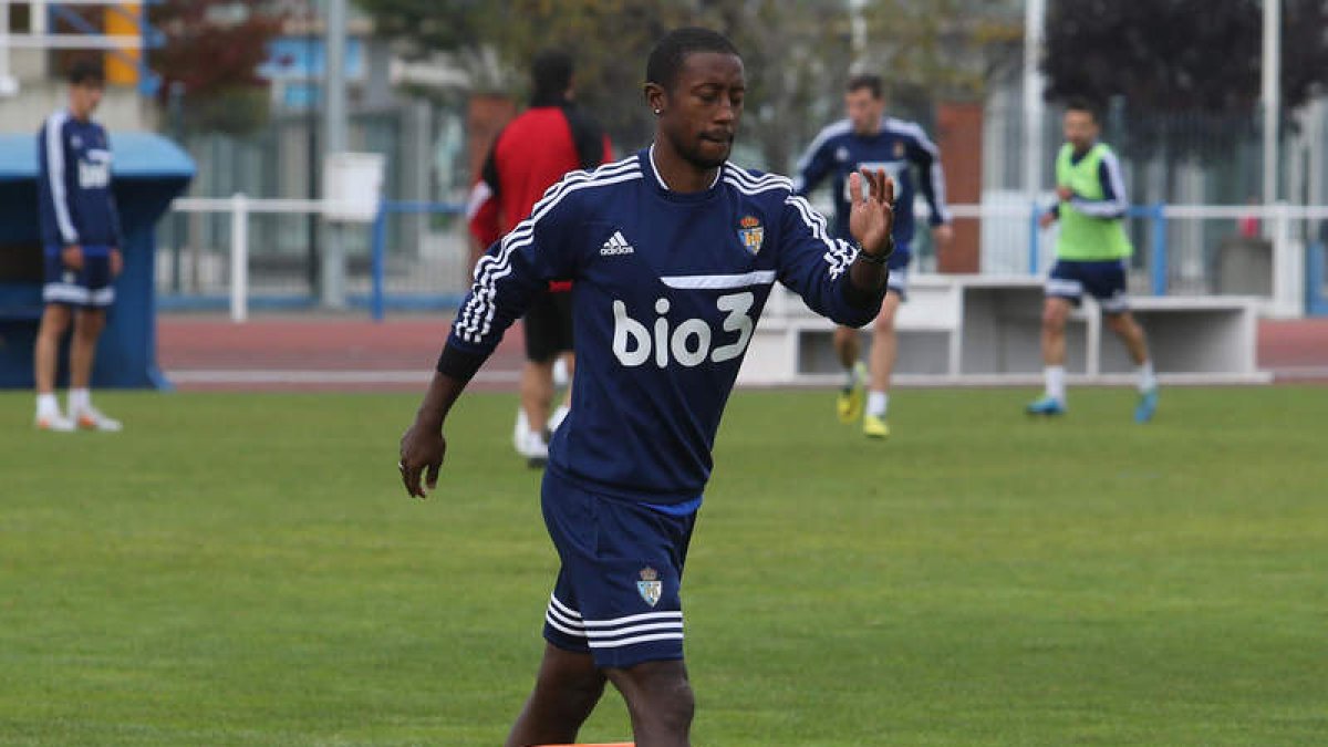 Camille se retiró del partido del pasado domingo en el minuto 83 por una lesión muscular. L. DE LA MATA