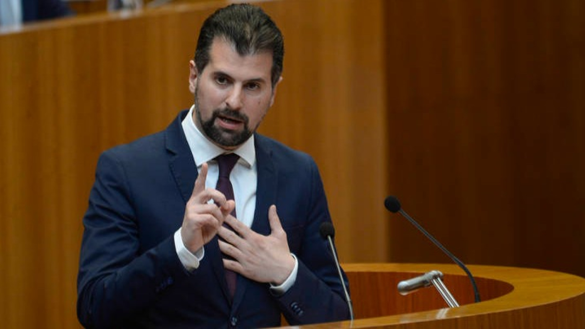 Luis Tudanca, durante su intervención esta tarde en el debate de investidura. NACHO GALLEGO