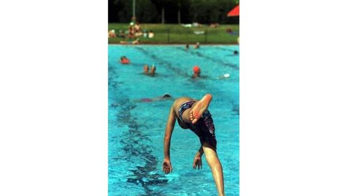 La campaña de piscinas se abre antes de las fiestas.