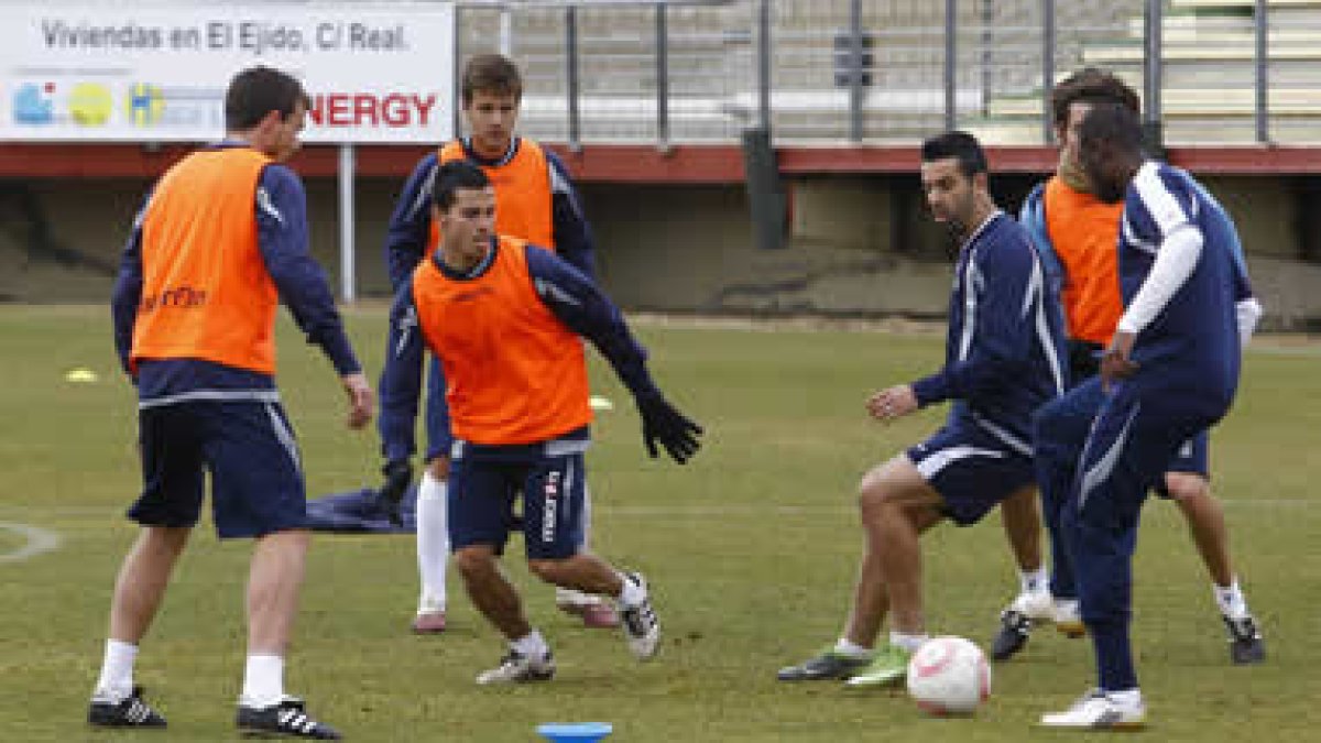 Los jugadores de la Cultural sólo tienen en mente un objetivo, superar el domingo al Athletic B.