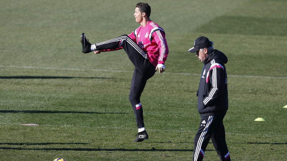 Ancelotti asegura que Cristiano jugará porque está bien de su rodilla.