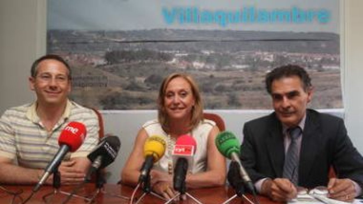 Ordás y Díez, durante el anuncio de los planes de Feve.