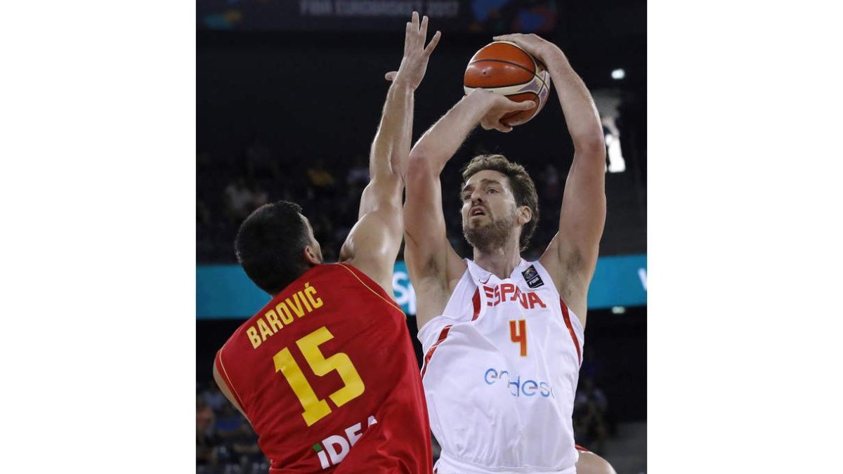Pau Gasol, que anotó diez puntos, estuvo muy bien secundado por el resto de compañeros. HIDALGO