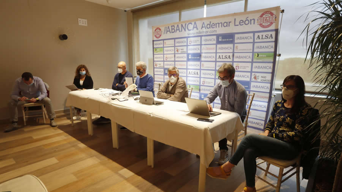 Cayetano Franco y la Jutna Directiva