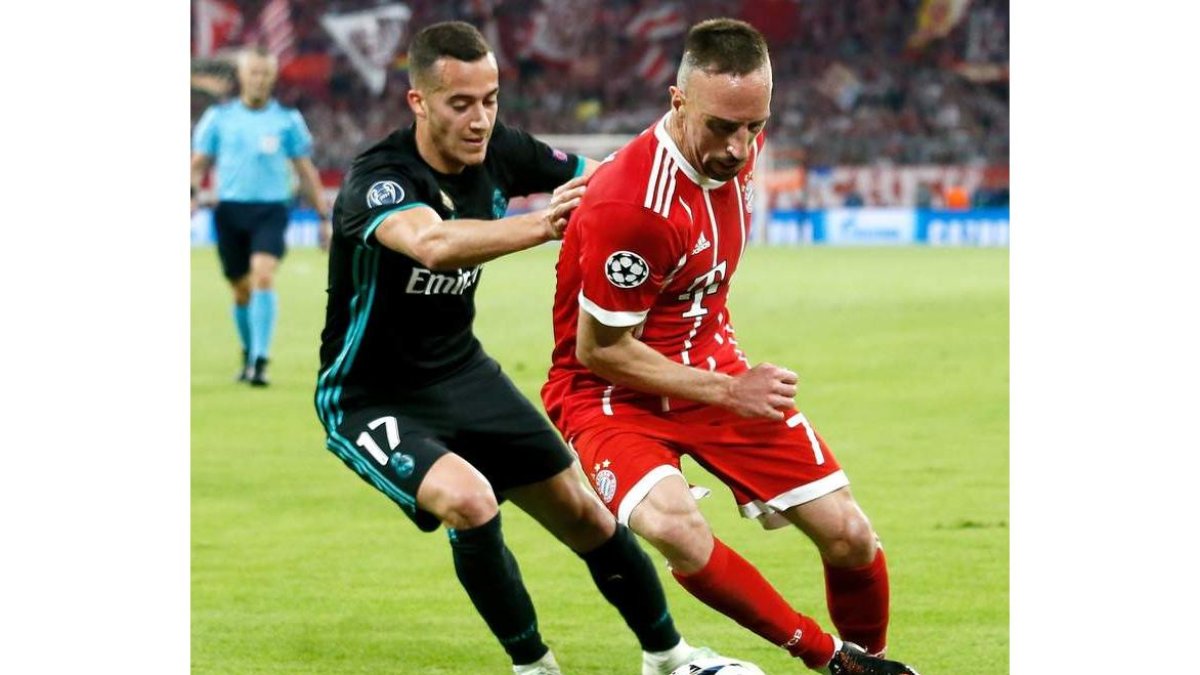 Lucas ya jugó de lateral derecho en el partido de ida. RONALD WITTEK