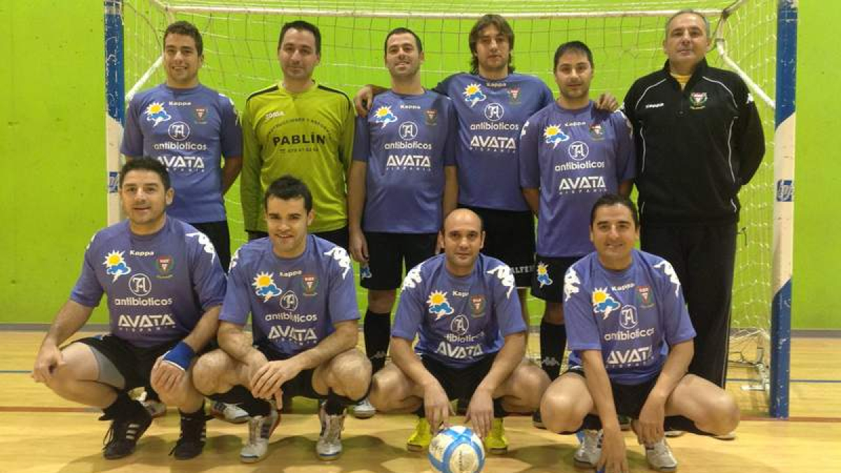 Formación del equipo de la Depuradora que disputa la Liga Antibióticos.