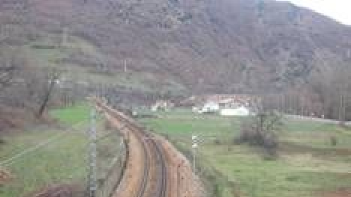 La vía que une León con Asturias se rehabilitará entre el 2009 y el 2010