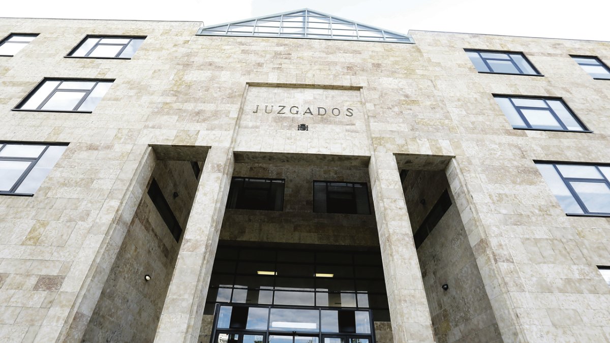 Fachada principal de los juzgados de la capital. MARCIANO PÉREZ