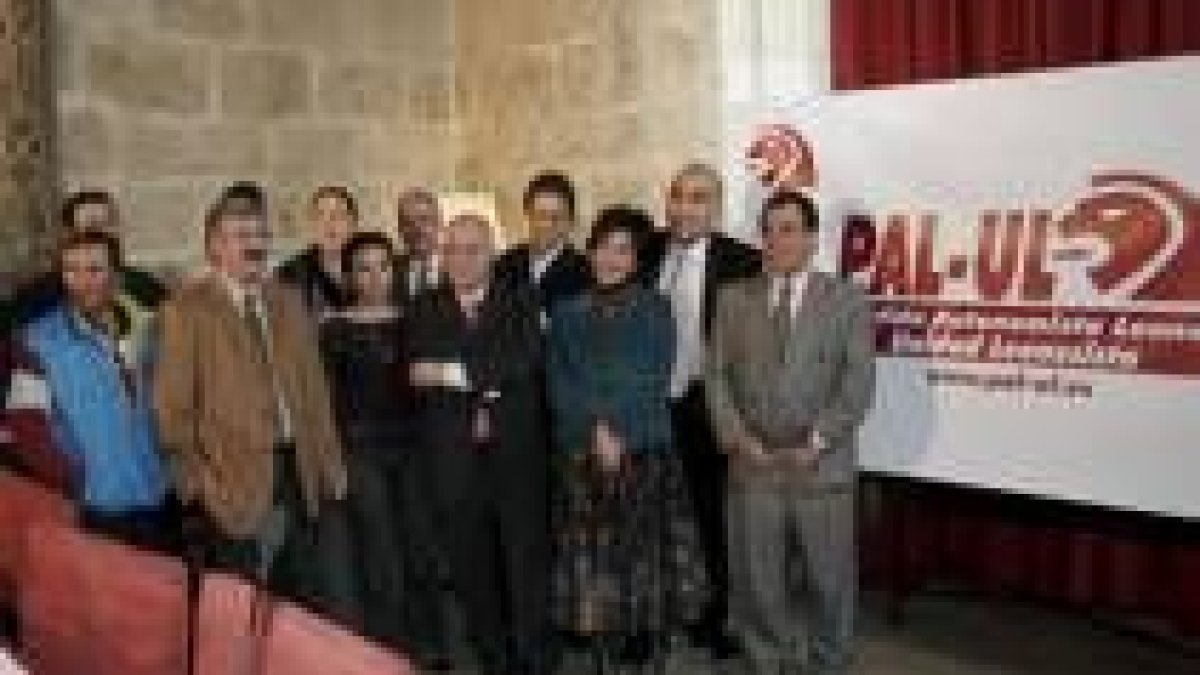 Llamazares, en el centro, encabeza el PAL-UL junto a De Francisco, Covadonga Soto y Margarita Ramos